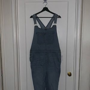 AEO 90’s Boyfriend Overalls (new with tags) XL